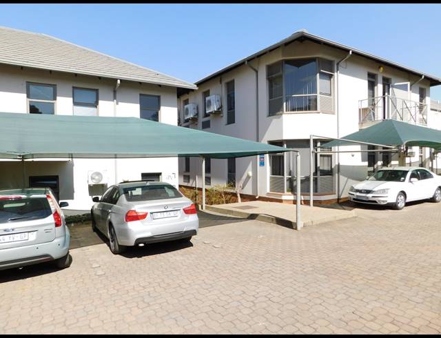 159M² OFFICE FOR SALE IN RANDBURG CENTRAL